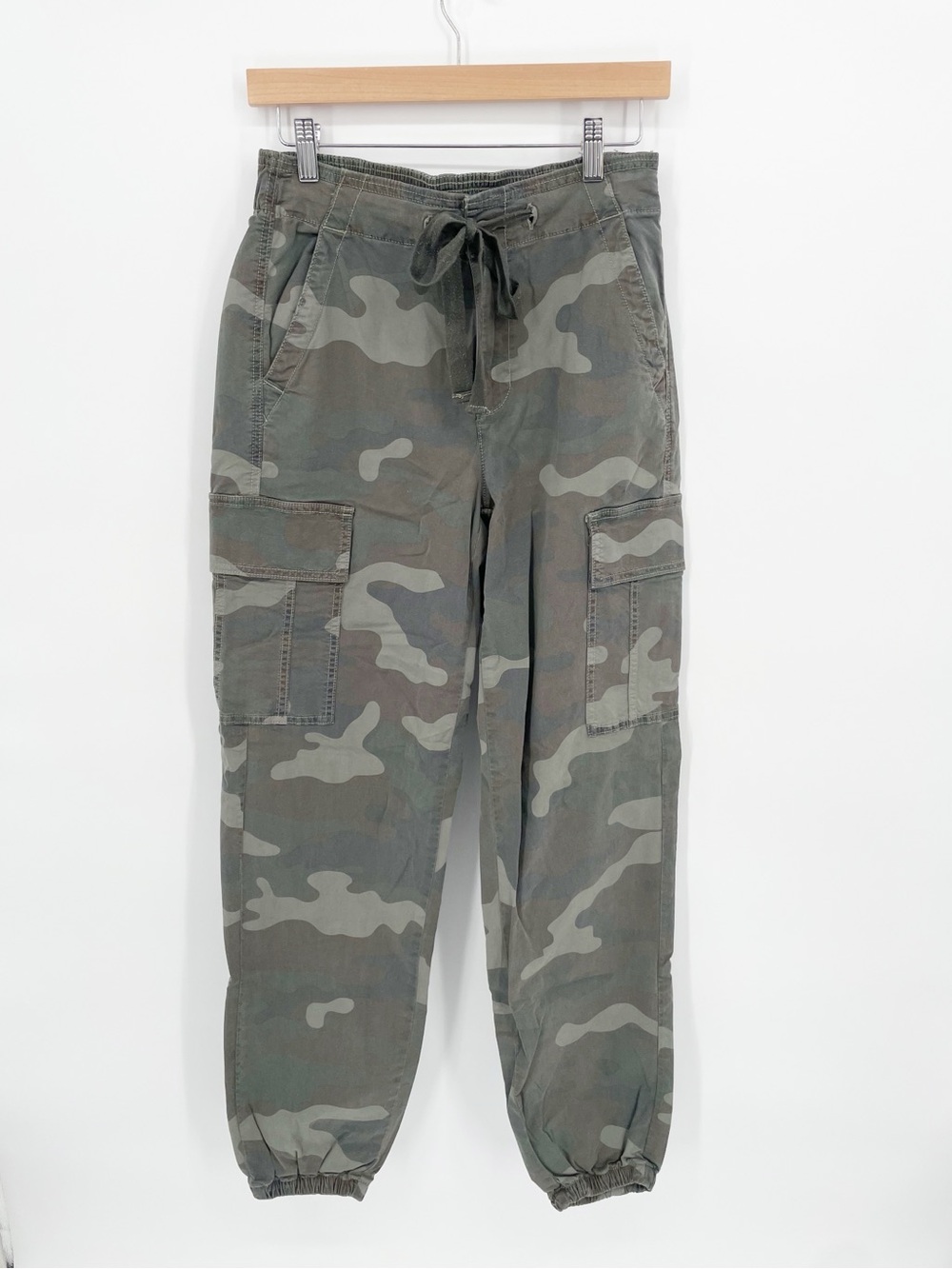 American Eagle Camo Jogger Pants